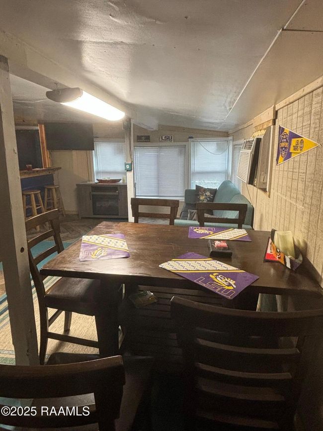 Dining | Image 6