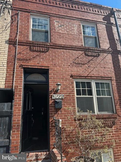 1229 S Warnock St, PHILADELPHIA, PA, 19147-5026 | Card Image