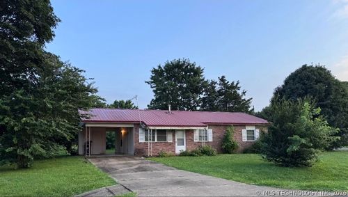 1106 W Hickory St, Stilwell, OK, 74960-3422 | Card Image