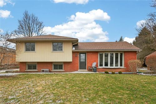 847 Governor'S Rd, Dundas, ON, L9H5E3 | Card Image
