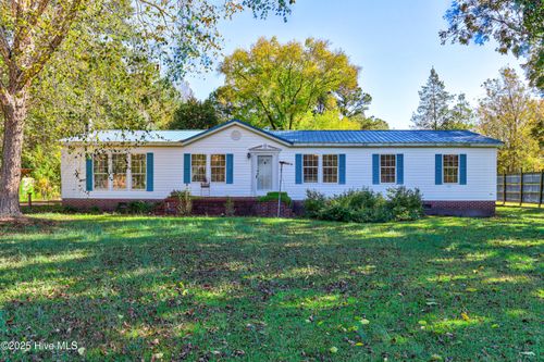 2246 Murray Town Rd, Burgaw, NC, 28425-3636 | Card Image