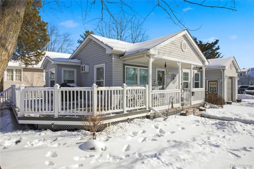 26152 Ypsilanti St, Flat Rock, MI, 48134-1535 | Card Image