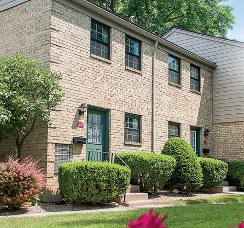 89 Chartwell Ct, Rochester, NY, 14618-5376 | Card Image