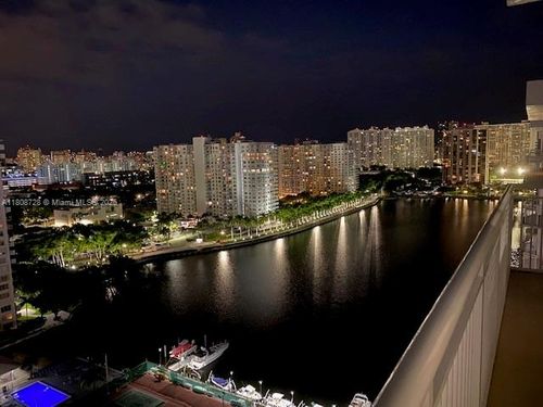 ph02-18061 Biscayne Blvd, Aventura, FL, 33160-2594 | Card Image
