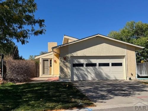 17 Terrace Dr, Pueblo, CO, 81001-1135 | Card Image