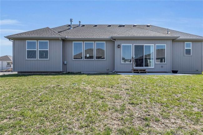 18804 Redbud Ln, House other with 3 bedrooms, 3 bathrooms and null parking in Spring Hill KS | Image 35
