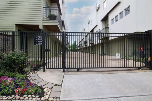 4702 Austin St, Houston, TX, 77004-5005 | Card Image