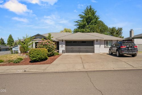 2947 Leonard Ave, Medford, OR, 97504-5096 | Card Image