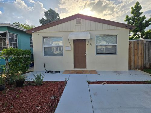 211 S F St, Lake Worth, FL, 33460-4014 | Card Image