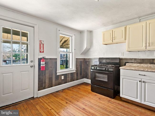 564 Walnut St, Townhouse with 2 bedrooms, 1 bathrooms and null parking in POTTSTOWN PA | Image 8