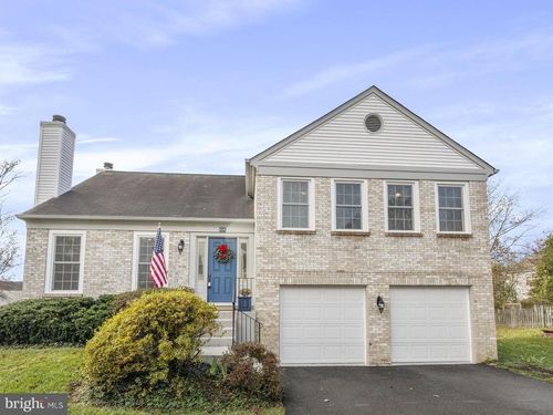 48 Mcpherson Cir, STERLING, VA, 20165-5775 | Card Image