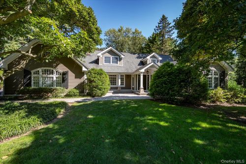 15 Haddington Dr, Old Westbury, NY, 11568-1504 | Card Image