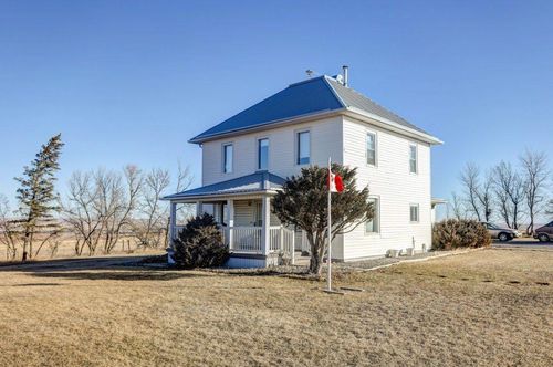 6115 Range Road 302, Pincher Creek, AB, T0K1W0 | Card Image