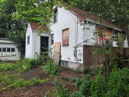 66 Holworthy St, Cambridge, MA, 02138-4579 | Card Image
