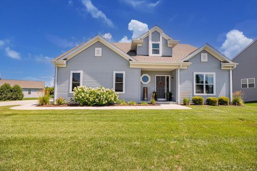 221 Arbor Point Avenue, West Bend, WI, 53095 | Card Image