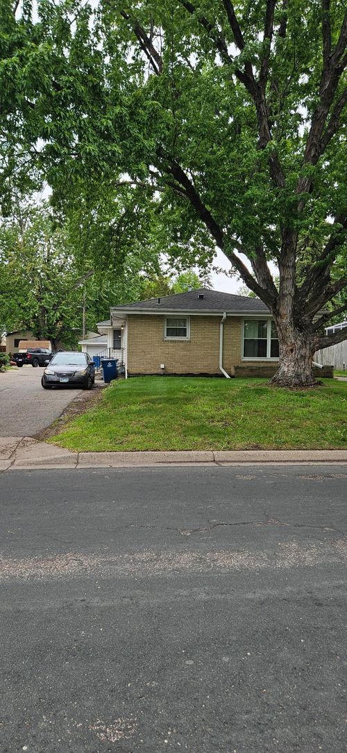 4162 Adair Ave N, Robbinsdale, MN, 55422-1641 | Card Image