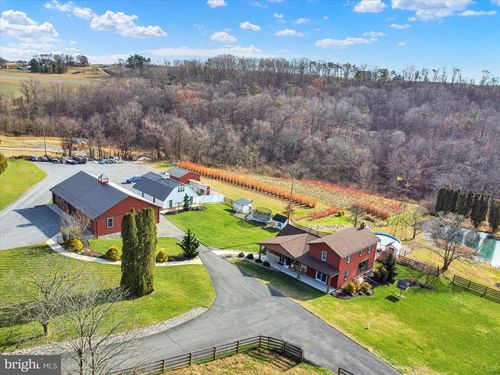 552 Mountain Rd, Dalmatia, PA, 17017-7308 | Card Image