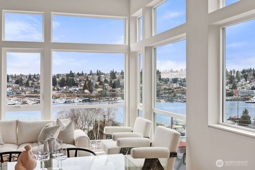 b-2925 Franklin Ave E, Seattle, WA, 98102-3022 | Card Image