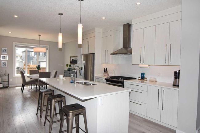 828 West Lakeview Drive, House other with 3 bedrooms, 3 bathrooms and 4 parking in Chestermere AB | Image 9