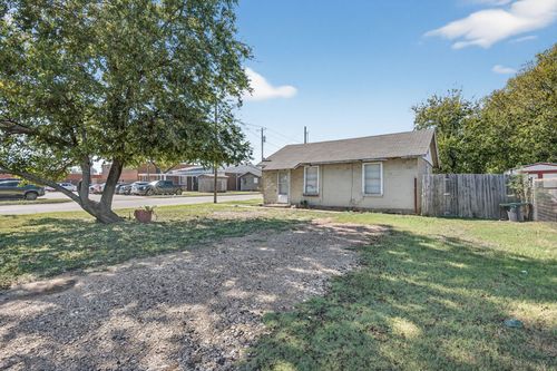 1102 Sw 2nd Ave, Mineral Wells, TX, 76067-6326 | Card Image