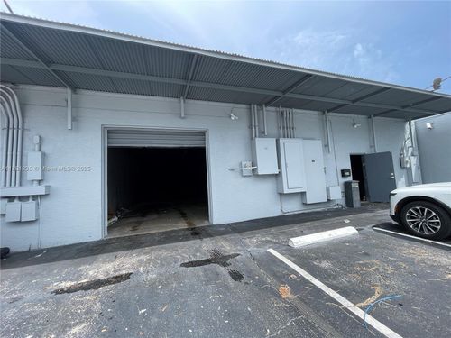 204 Nw 4th Ave, Hallandale Beach, FL, 33009-4015 | Card Image