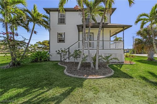 2420 Poinciana Ave, ST. JAMES CITY, FL, 33956-2024 | Card Image