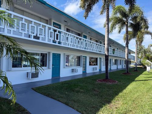 5-2204 Lake Osborne Dr, Lake Worth Beach, FL, 33461-5697 | Card Image