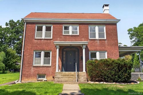 36 W Center St, Beacon, NY, 12508-3241 | Card Image
