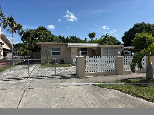 562 E 44th St, Hialeah, FL, 33013 | Card Image