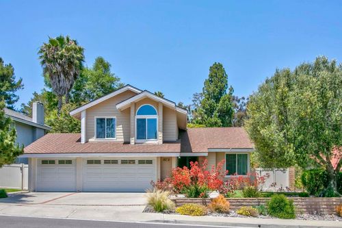 1140 Countrywood Ln, Vista, CA, 92081-5333 | Card Image