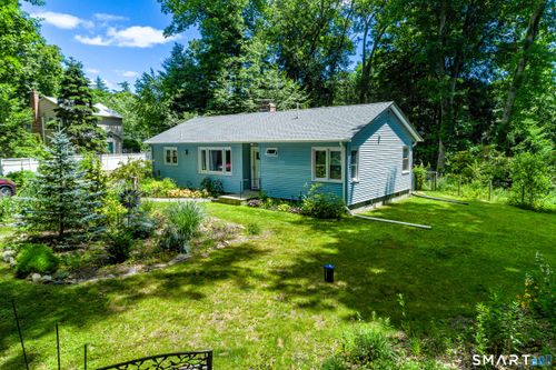 8 Sepous Rd, Avon, CT, 06001-3216 | Card Image