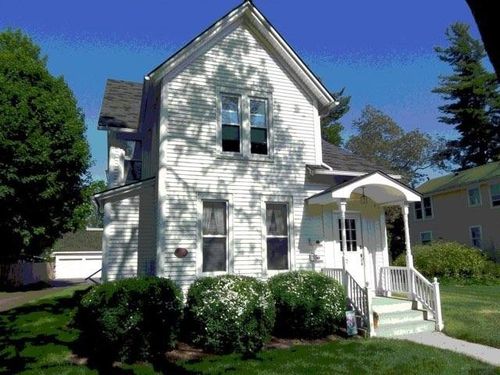 7 Cole St, Fairport, NY, 14450-1305 | Card Image