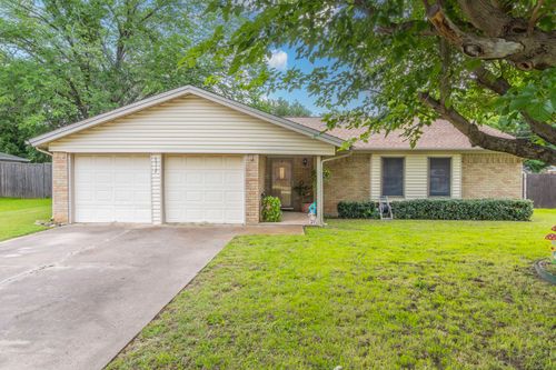 6512 Massey Ct, North Richland Hills, TX, 76182-4123 | Card Image