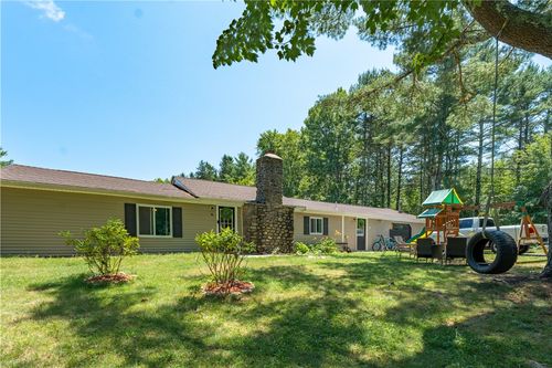 40 Nipmuc Trl, West Greenwich, RI, 02817-1938 | Card Image