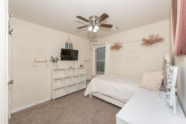 817 Mockingbird St, House other with 3 bedrooms, 2 bathrooms and null parking in Navasota TX | Image 21