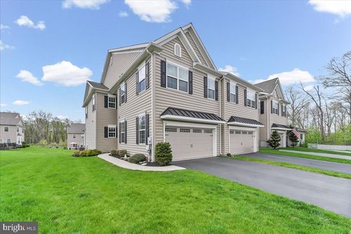 56 New Village Greene Dr, HONEY BROOK, PA, 19344-8609 | Card Image