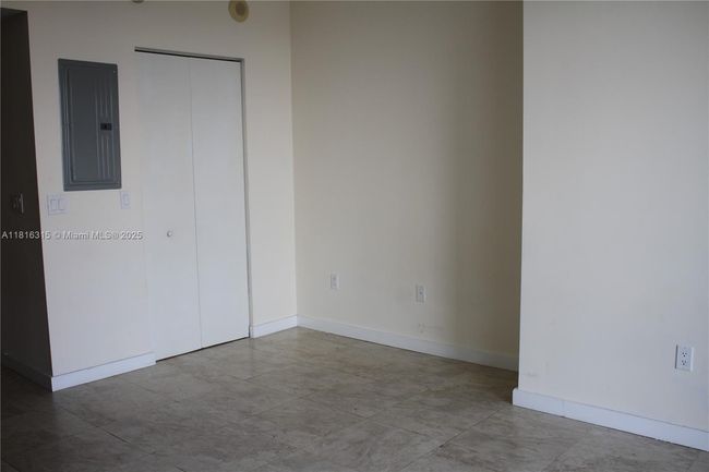 APT-3606 - 185 Sw 7 Th St, Condo with 0 bedrooms, 1 bathrooms and null parking in Miami FL | Image 7