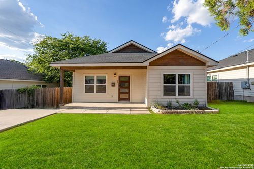 207 F St, San Antonio, TX, 78210-2616 | Card Image