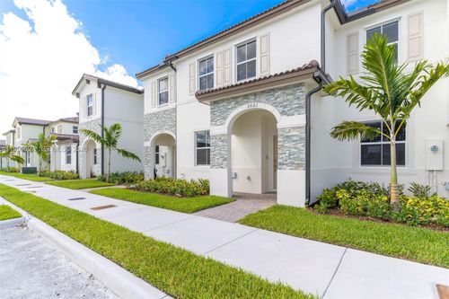 2661 Se 28th St, HOMESTEAD, FL, 33035-2656 | Card Image