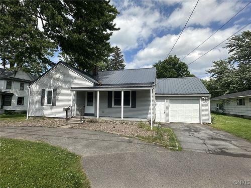 504 Allen Rd, Syracuse, NY, 13212-1913 | Card Image