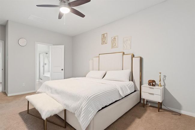 Spacious downstairs primary bedroom | Image 19