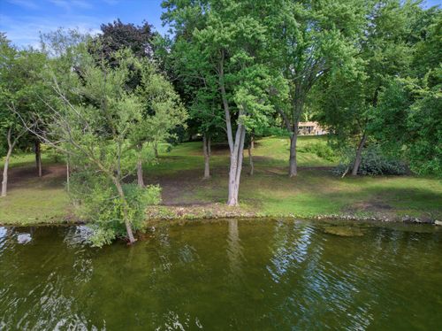 3436205 S Bayview Rd, Oconomowoc, WI, 53066-5101 | Card Image