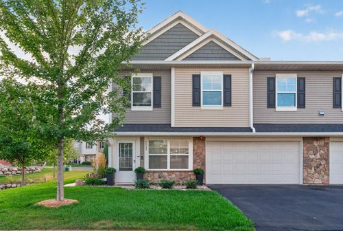 9933 5th Street Ln N, Lake Elmo, MN, 55042-2002 | Card Image