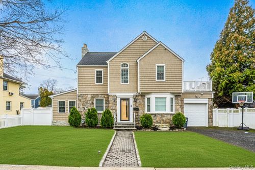 30 Alicia Ct, Hempstead, NY, 11550-2035 | Card Image