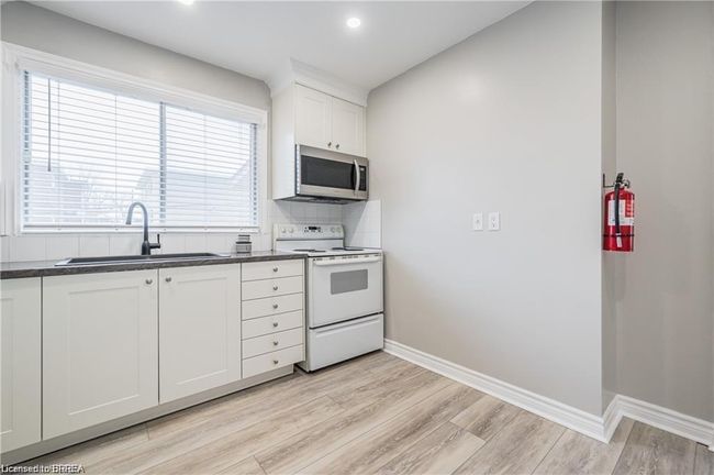 A - 426 Highland Rd E, House other with 2 bedrooms, 1 bathrooms and 2 parking in Kitchener ON | Image 8