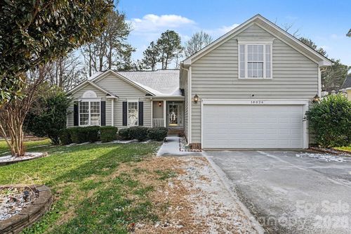 10026 Dauphine Dr, Charlotte, NC, 28216-2174 | Card Image