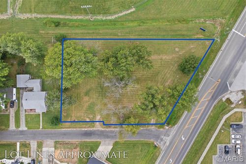 37 and 38 Lincoln Lane, Highland, IL, 62249 | Card Image