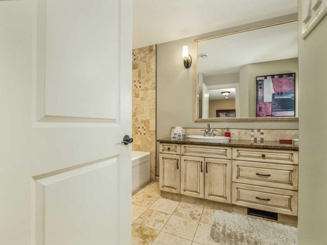 208 Mt Sunburst Place W, House other with 4 bedrooms, 3 bathrooms and 4 parking in Lethbridge AB | Image 25