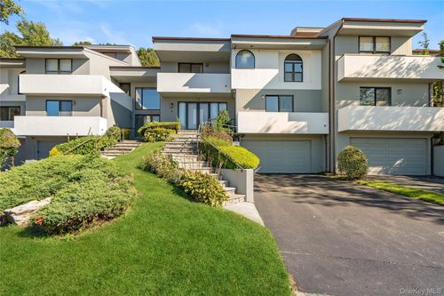 72 Eagle Chase, Oyster Bay, NY, 11797 | Card Image