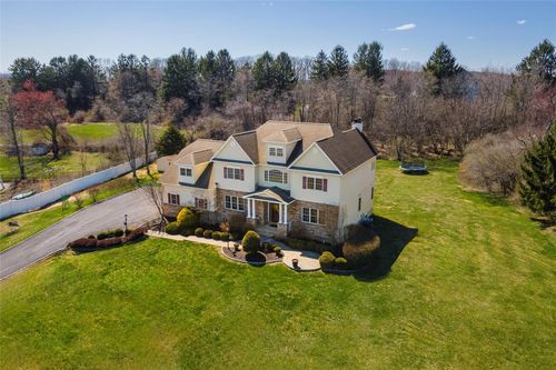 3 Madonna Dr, Lagrangeville, NY, 12540-5206 | Card Image